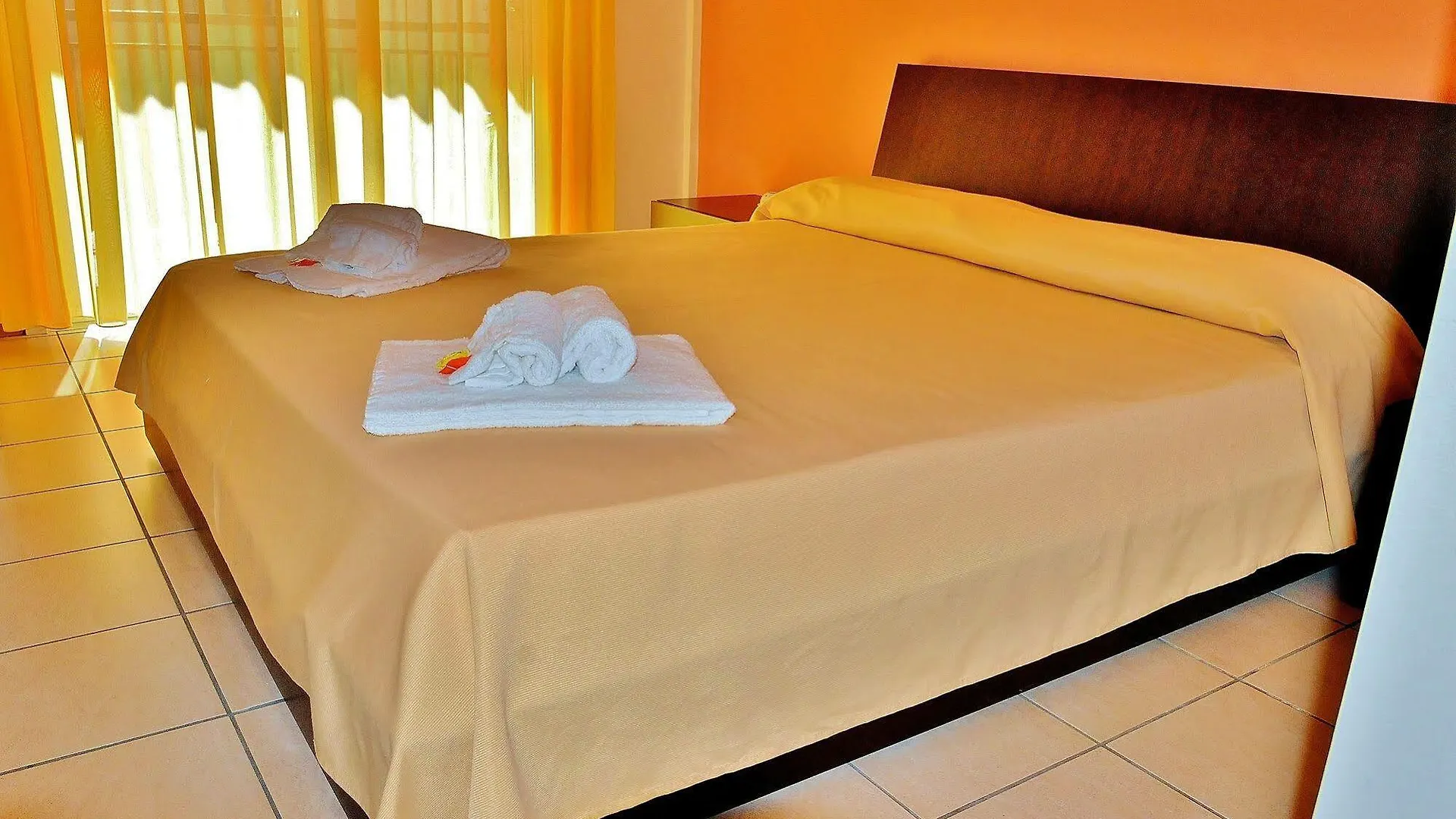 Hotel Rasula Alta Гравина-ди-Катания